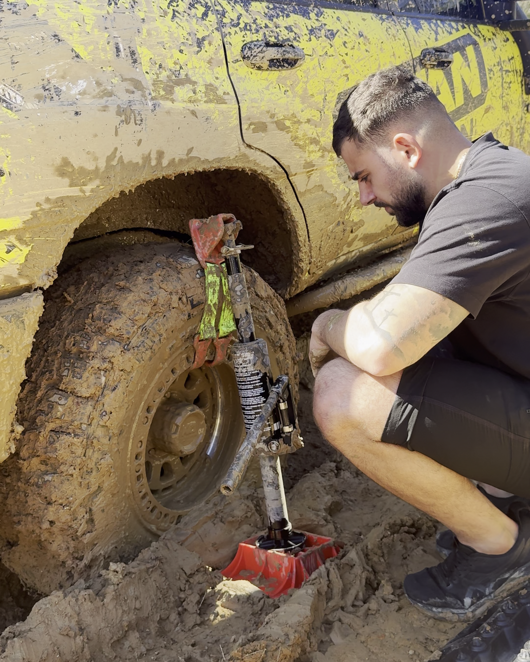 RUGGED RESCUE JACK - 2000KG - 1065mm Hydraulic Bottle Recovery Jack - Titan Terrain